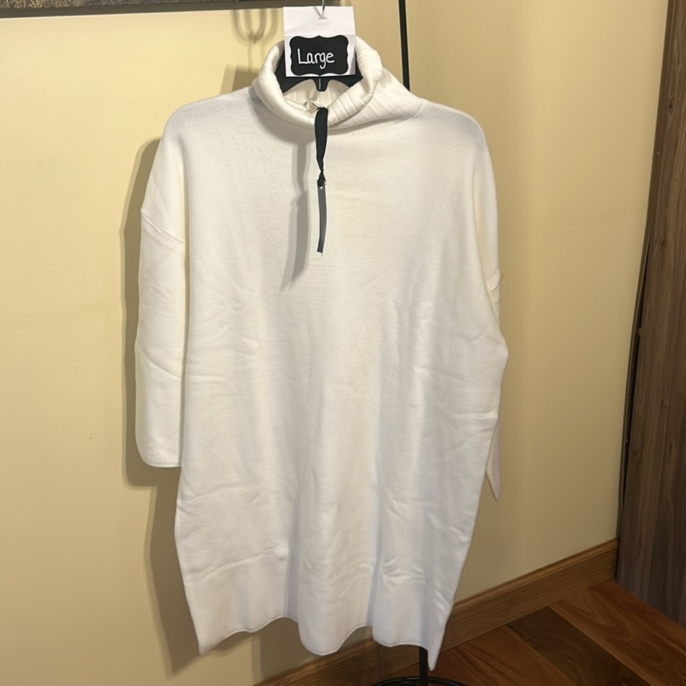 White Noir Vivianne Dress
POMANDER PLACE - Picture 11 of 16